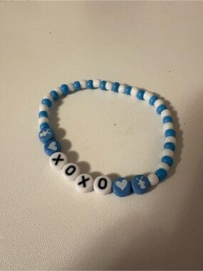 Dutch Bros Blue & White XOXO Kids Beaded Bracelet